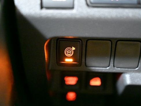 Used 2022 Nissan Frontier SV w/ Technology Package image 49