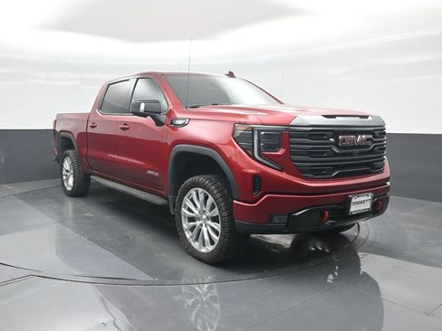 Used 2024 GMC Sierra 1500 AT4 w/ Technology Package AWD/4WD image 8