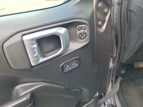 Used 2021 Jeep Wrangler Unlimited Sport image 20