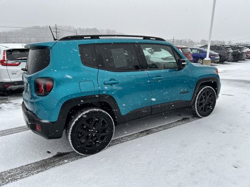 Used 2022 Jeep Renegade Altitude w/ Convenience Group image 5