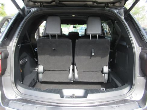 Used 2019 Ford Explorer Limited w/ Class III Trailer Tow Package image 32