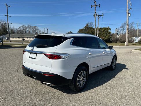 Used 2023 Buick Enclave Essence image 5