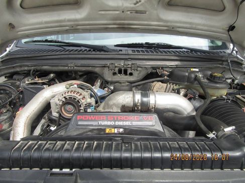 Used 2004 Ford F550 2WD Crew Cab Super Duty image 22