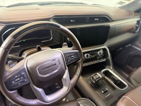 Used 2023 GMC Sierra 1500 Denali AWD/4WD image 16