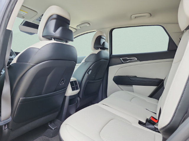 Certified 2023 Kia Sportage EX FWD image 16