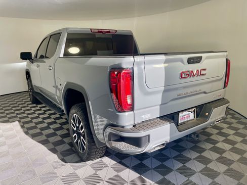 Used 2024 GMC Sierra 1500 AT4 w/ Technology Package AWD/4WD image 3