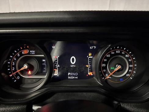 Used 2024 Jeep Wrangler Unlimited Rubicon AWD/4WD image 12