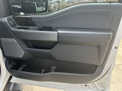 Used 2024 Ford F250 Lariat w/ Black Appearance Package image 27