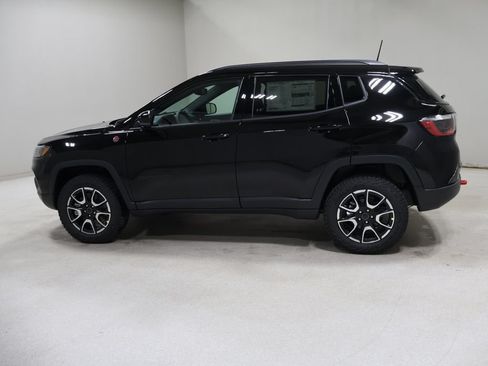 New 2026 Jeep Compass Trailhawk AWD/4WD image 4