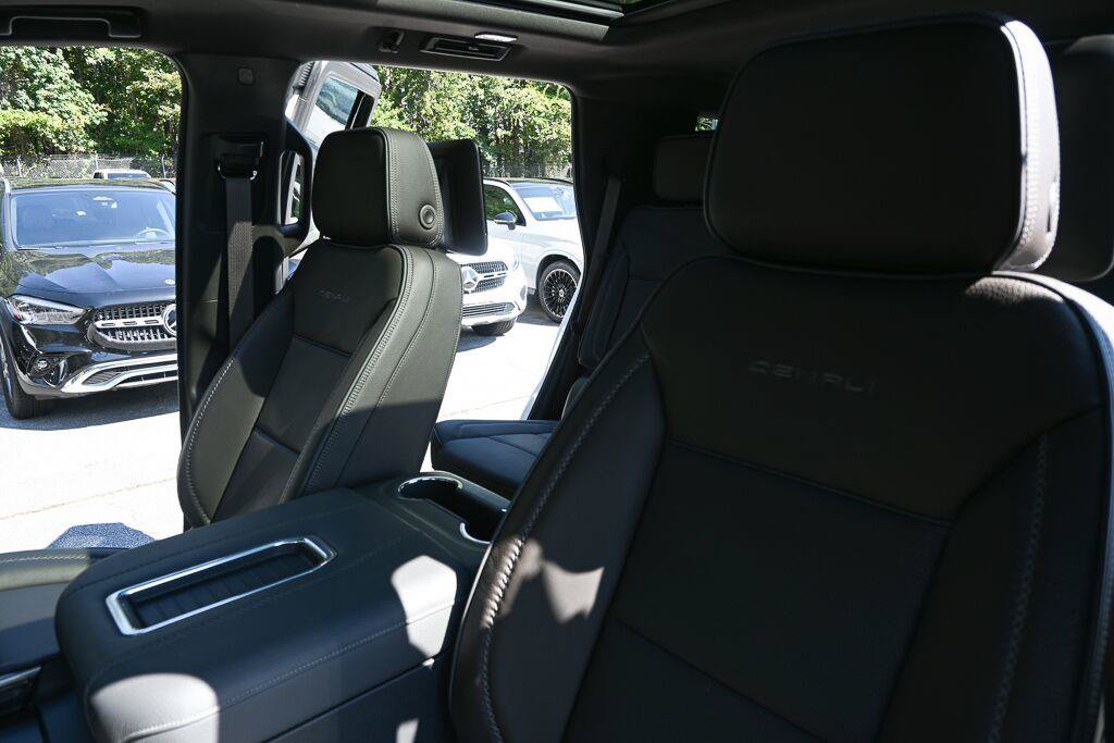 Used 2021 GMC Yukon Denali AWD/4WD image 5