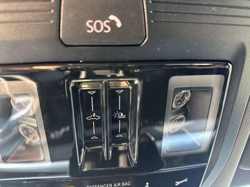 New 2026 Volkswagen Tiguan SE R-Line AWD/4WD image 12