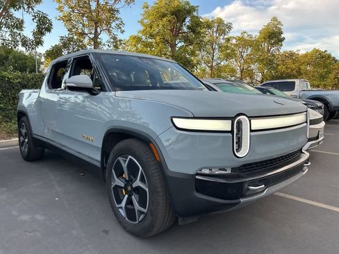 Used 2023 Rivian R1T Adventure image 2