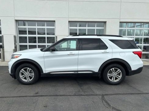 Used 2020 Ford Explorer XLT w/ Class III Trailer Tow Package AWD/4WD image 3