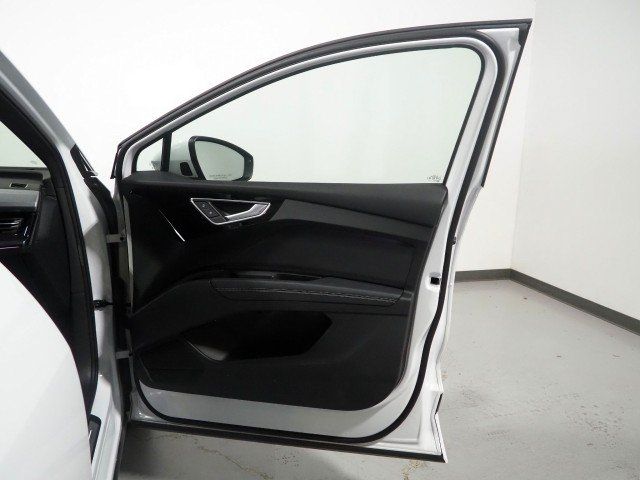 Used 2024 Audi Q4 e-tron quattro Prestige Sportback AWD/4WD image 52