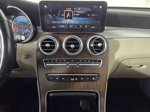 Used 2022 Mercedes-Benz GLC 300 4MATIC w/ Premium Package Lite image 14