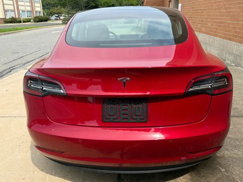 Used 2019 Tesla Model 3 Standard Range Plus RWD image 4
