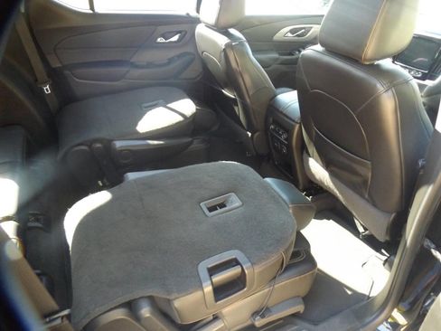 Used 2019 Chevrolet Traverse LT w/ LT Premium Package AWD/4WD image 23