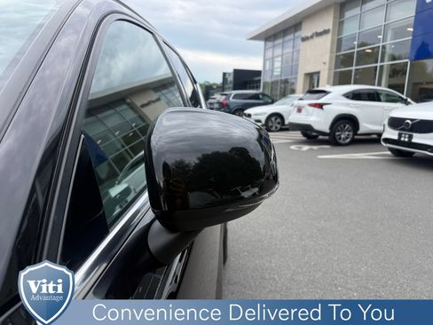 Certified 2023 Volvo XC40 B5 Ultimate w/ Protection Package Premier AWD/4WD image 11