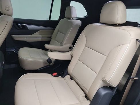 Used 2025 Buick Enclave Preferred FWD image 11