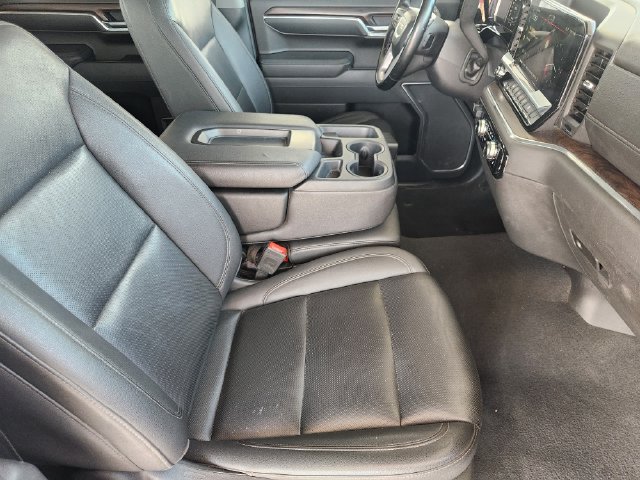 Used 2025 GMC Sierra 1500 SLT AWD/4WD image 13