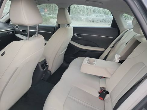 Used 2022 Hyundai Sonata SEL w/ Convenience Package FWD image 8