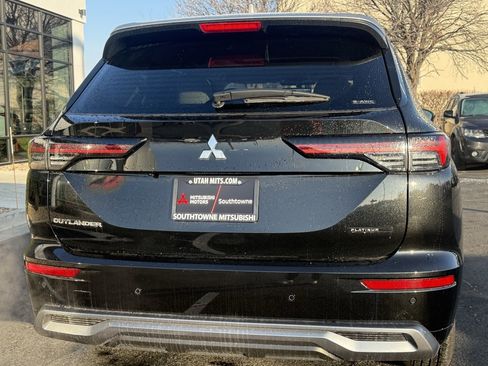 Used 2025 Mitsubishi Outlander SEL image 36