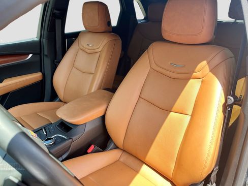 Used 2025 Cadillac XT5 Premium Luxury w/ Technology Package AWD/4WD image 22