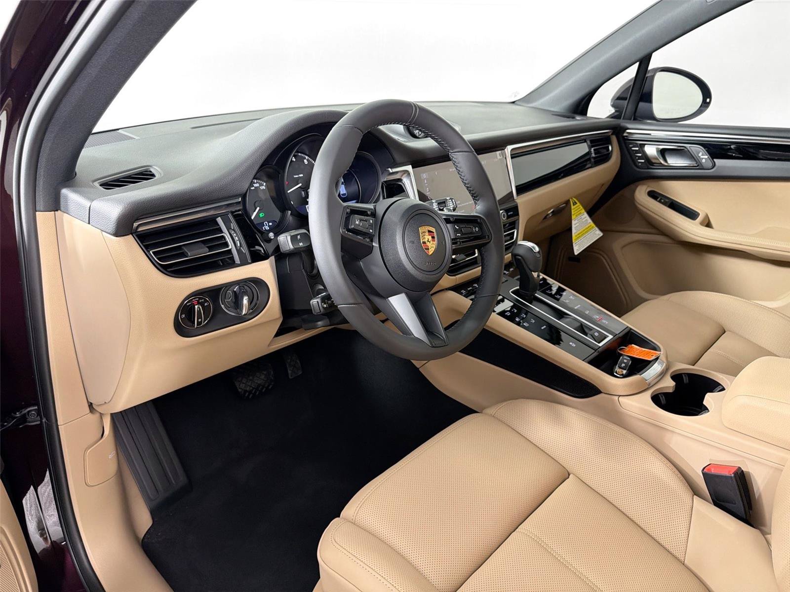 Certified 2026 Porsche Macan Turbo AWD/4WD image 4