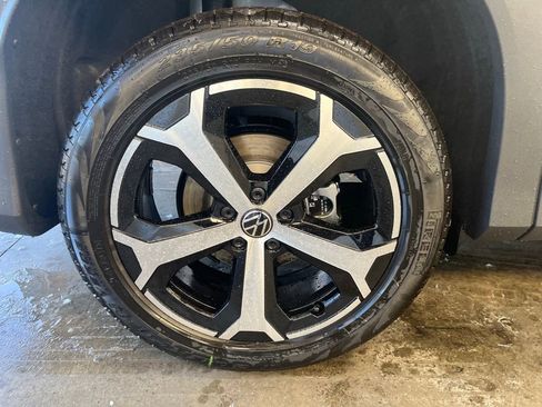 New 2026 Volkswagen Tiguan SE image 29