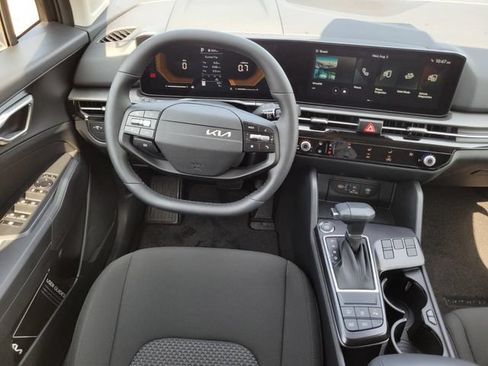 New 2026 Kia Sportage LX FWD image 12