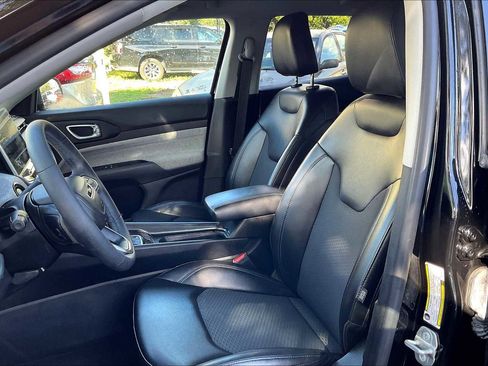 Used 2022 Jeep Compass Latitude image 24