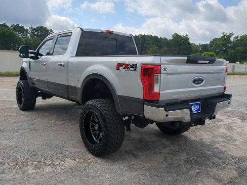 Used 2019 Ford F250 Lariat w/ Chrome Package AWD/4WD image 5