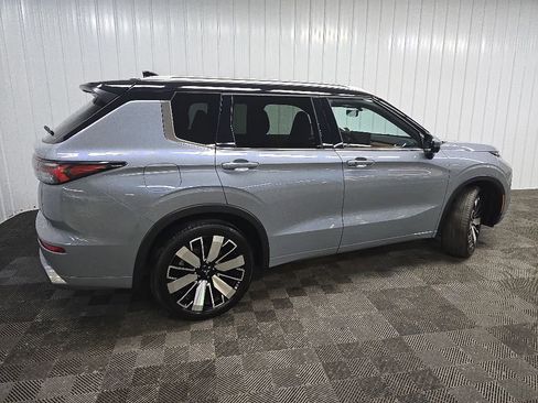 Used 2025 Mitsubishi Outlander SEL AWD/4WD image 3