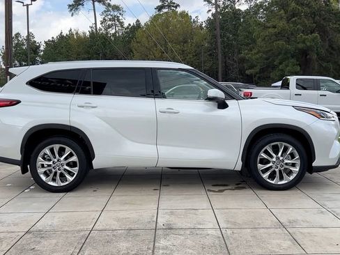 Used 2023 Toyota Highlander Limited image 15