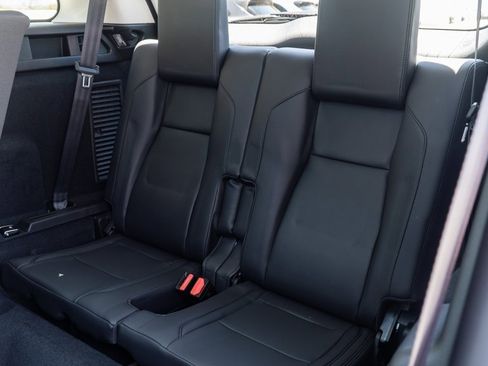 Used 2024 Land Rover Discovery Sport S image 27