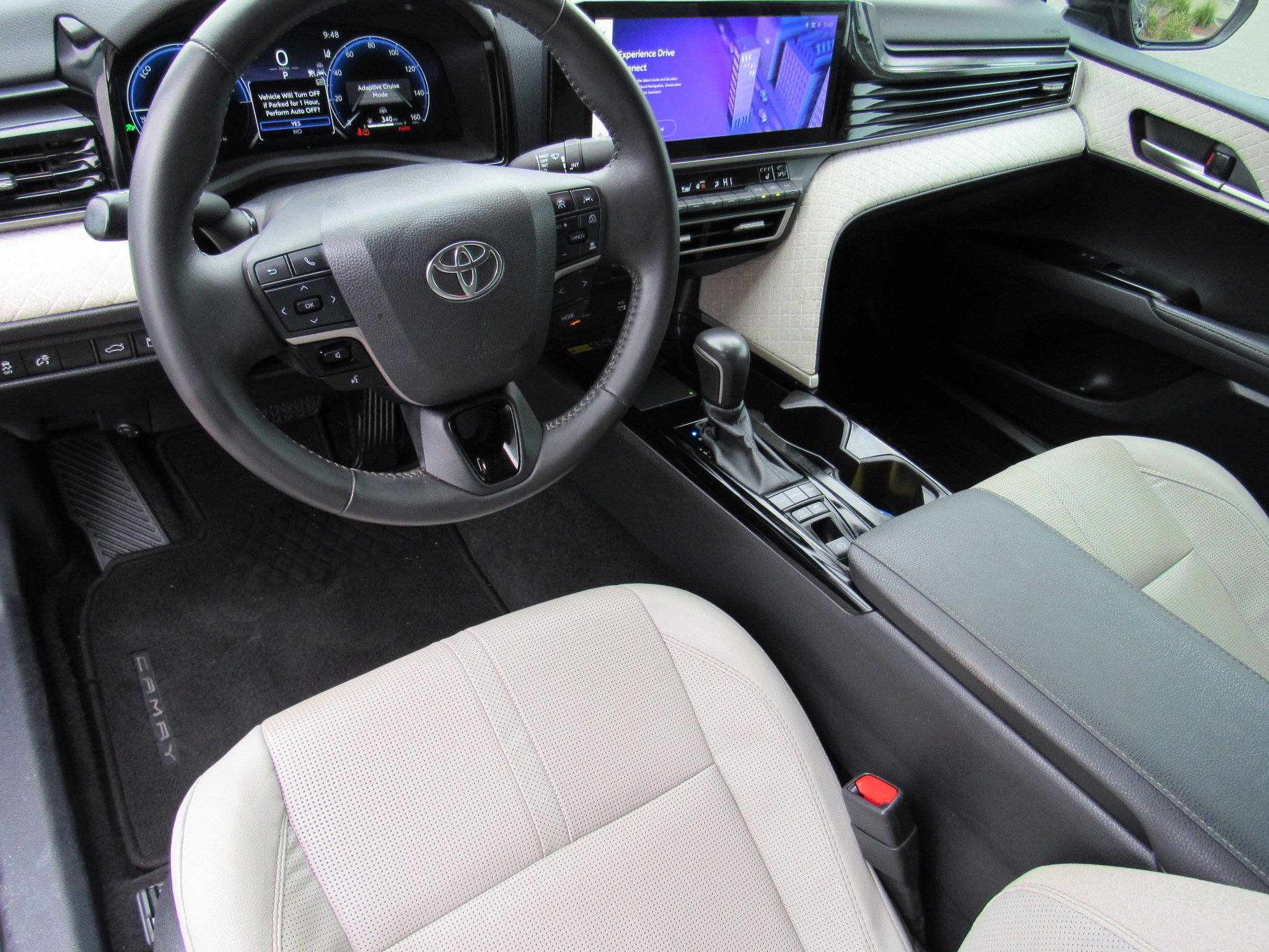 Used 2025 Toyota Camry XLE FWD image 13