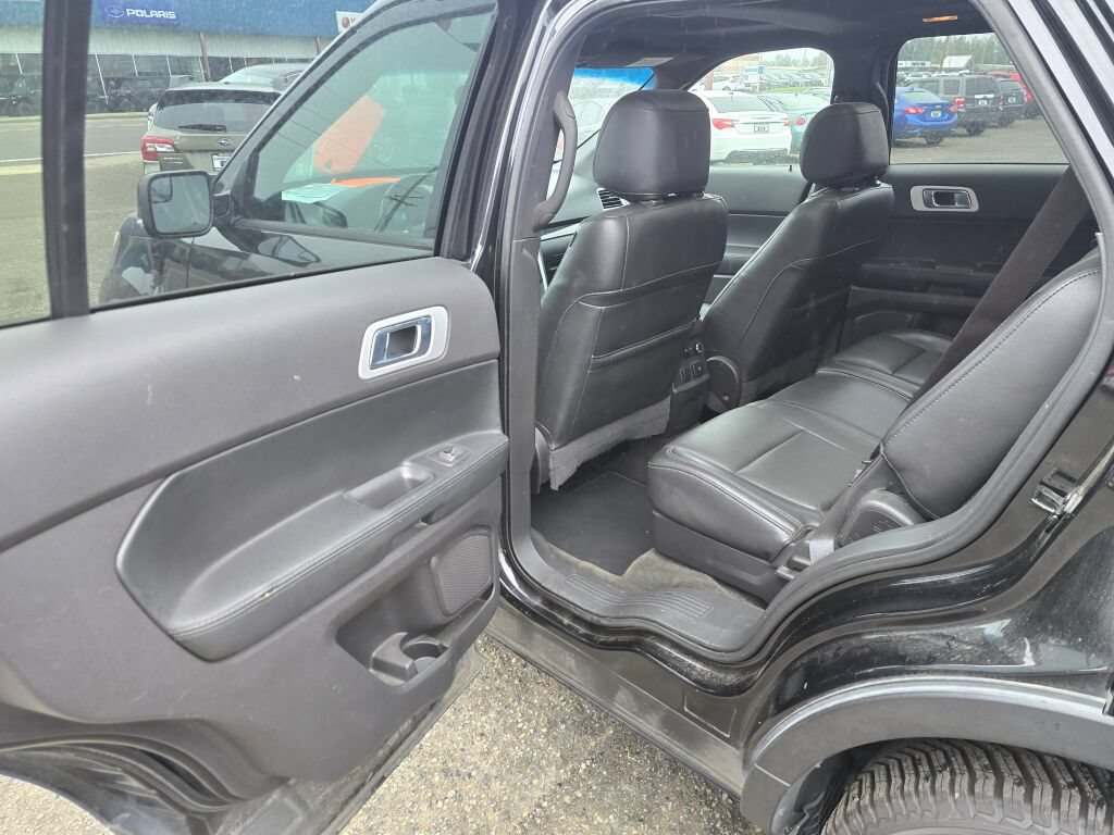 Used 2015 Ford Explorer Limited w/ Equipment Group 301A AWD/4WD image 17