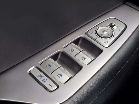 Used 2024 Hyundai Palisade Limited AWD/4WD image 18