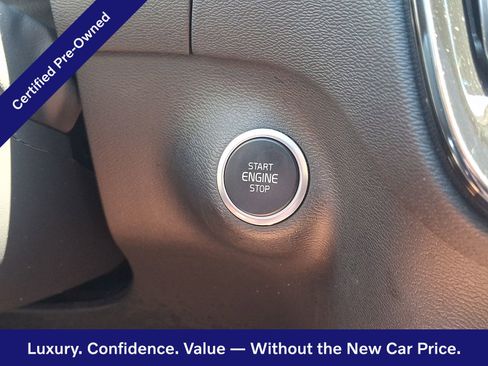 Certified 2025 Volvo XC40 B5 Core AWD/4WD image 25