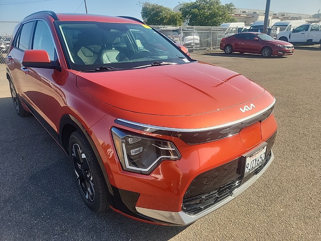 Used 2023 Kia Niro Wave FWD image 1