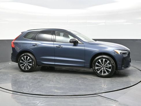 Used 2025 Volvo XC60 B5 Plus AWD/4WD image 8
