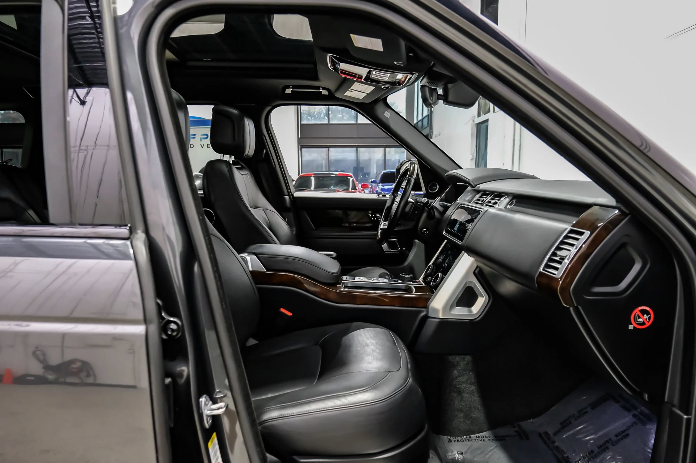 Used 2019 Land Rover Range Rover Long Wheelbase Supercharged AWD/4WD image 44