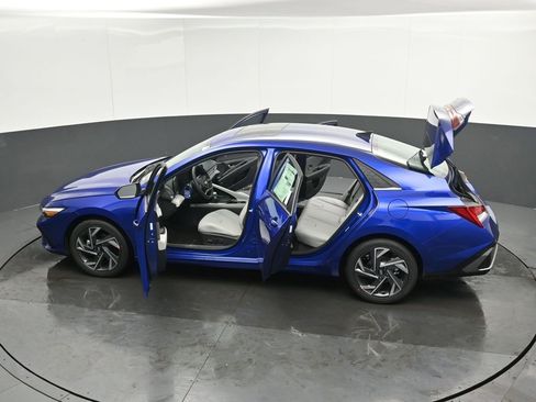 New 2026 Hyundai Elantra Limited FWD image 54