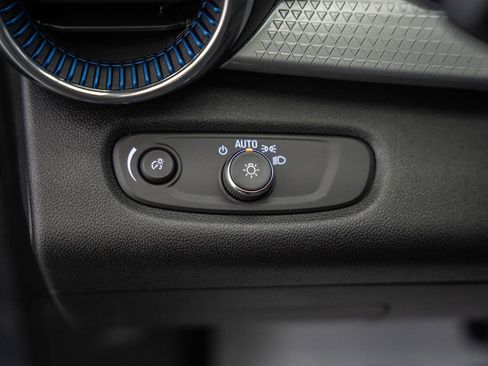 New 2026 Chevrolet Trax LT w/ Sunroof Package FWD image 38