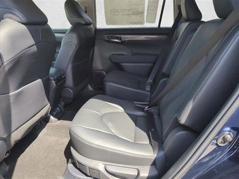 New 2026 Toyota Highlander Platinum AWD/4WD image 22