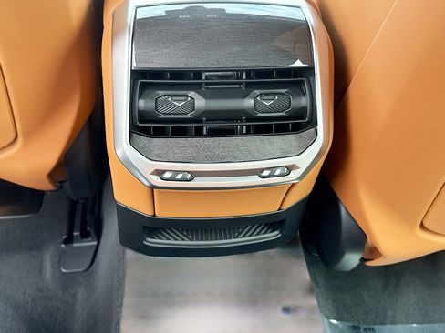 New 2026 BMW 740i w/ Premium Package RWD image 20