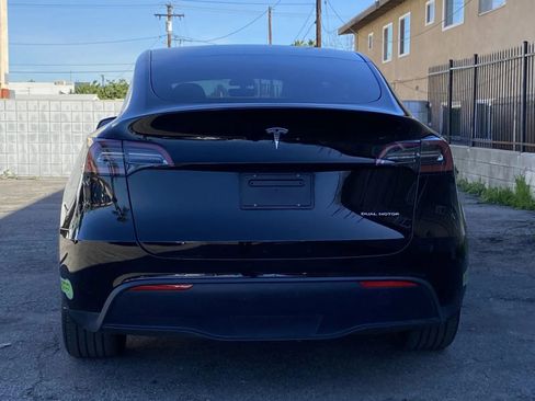 Used 2023 Tesla Model Y Long Range image 3