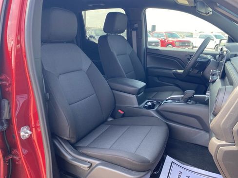 Used 2025 Chevrolet Colorado Trail Boss image 10