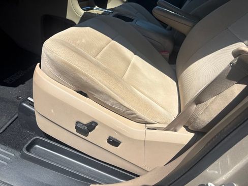 Used 2013 Dodge Grand Caravan SXT w/ UConnect Hands-Free Group FWD image 11