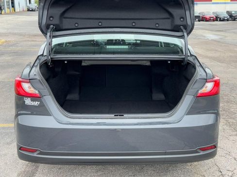 Used 2025 Toyota Camry LE image 9